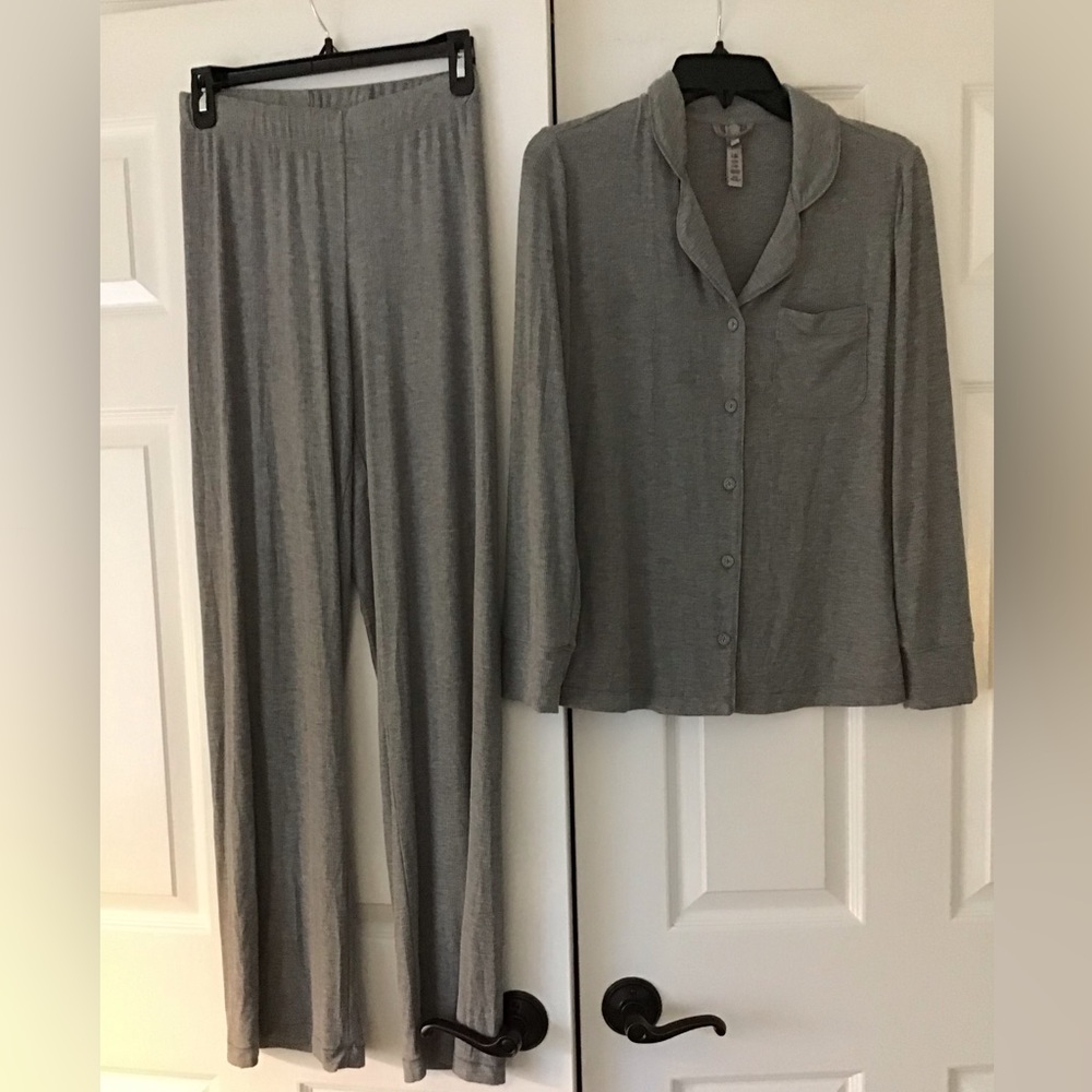 SKIMS Soft Lounge Sleep Set | Heather Gray - Picture 12 of 16